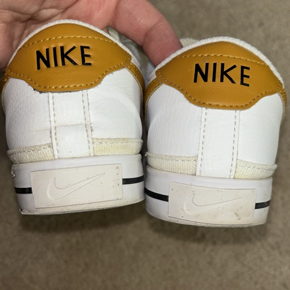 Women’s Nike Court Legacy - Picture 6 of 8